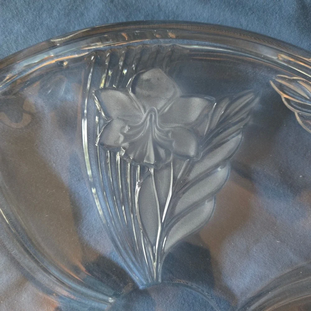 Vintage Frosted Floral Clear Glass Serving Platter Scalloped Wheat Rim 12 Inch